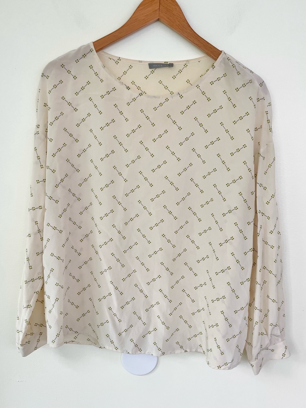 Theory Luxe 100% Silk Cream Ivory Long Sleeve Boatneck Blouse 38 M Medium